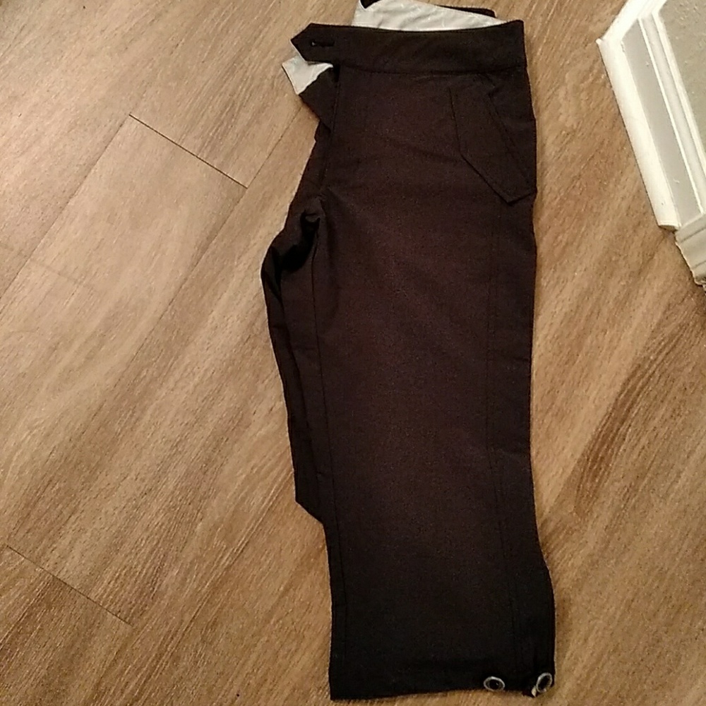 Cropped hiking pants